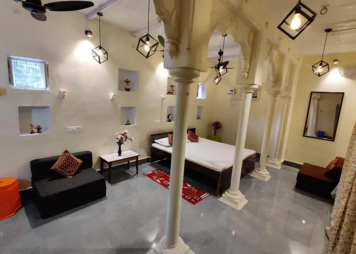 A Shivangan Heritage Home Stay Near Ghat