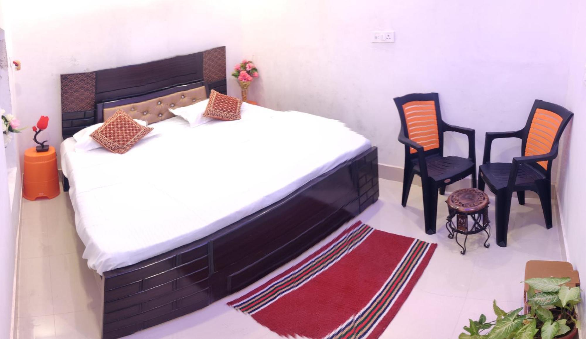 A Shivangan Heritage Near Ghat Homestay Varanasi