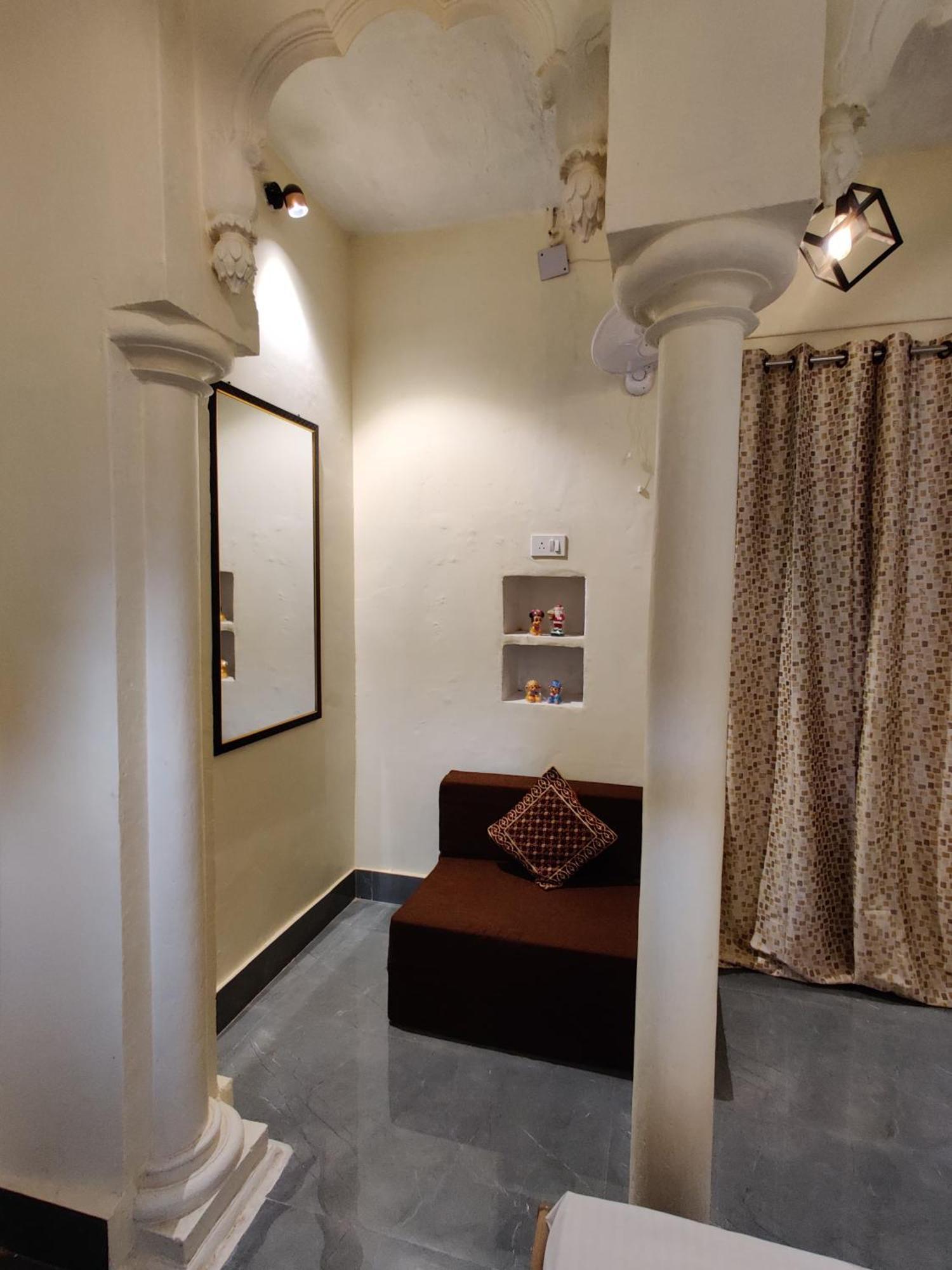 A Shivangan Heritage Near Ghat Homestay